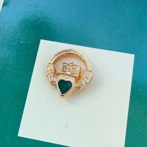 Vtg Irish Claddagh Clutch Pin Allieo Dublin Ireland Gold Tone Green Heart Brooch